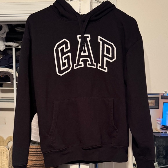 GAP Classic Black Pullover Hoodie - Picture 4 of 6